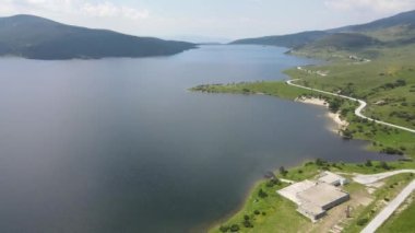 Belmeken Barajı 'nın şaşırtıcı hava manzarası, Rila dağı, Bulgaristan