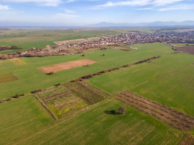 Bulgaristan 'ın Filibe Bölgesi' nin Asenovgrad kenti yakınlarındaki Yukarı Trakya Ovası 'nın Hava Günbatımı manzarası