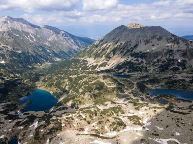 Balık Banderitsa Gölü, Pirin Dağı, Bulgaristan 'ın şaşırtıcı hava manzarası