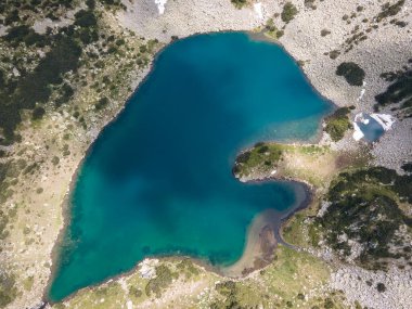 Balık Banderitsa Gölü, Pirin Dağı, Bulgaristan 'ın şaşırtıcı hava manzarası