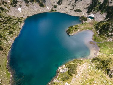 Balık Banderitsa Gölü, Pirin Dağı, Bulgaristan 'ın şaşırtıcı hava manzarası