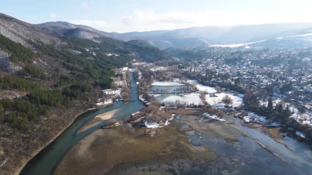 保加利亚索菲亚市Pancharevo湖冬季空中景观 — 图库视频影像