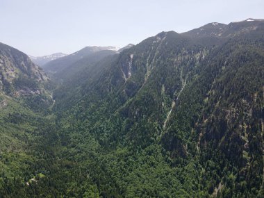 Kirilova Polyana (Cyril çayırı), Kyustendil bölgesi, Bulgaristan yakınlarındaki Rila Dağı 'nın havadan görüntüsü