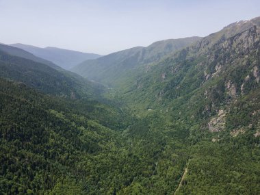 Kirilova Polyana (Cyril çayırı), Kyustendil bölgesi, Bulgaristan yakınlarındaki Rila Dağı 'nın havadan görüntüsü