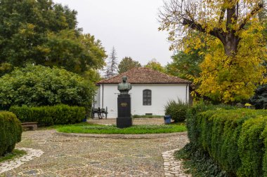 PLEVEN, BULGARIA - 8 Kasım 2020: Bulgaristan 'ın Plevne kentinin Panoraması