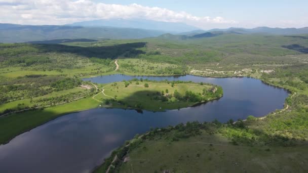Αεροφωτογραφία Της Λίμνης Άνω Γκαμπρά Στο Βουνό Λοζένσκα Περιφέρεια Σόφιας — Αρχείο Βίντεο