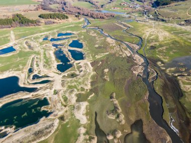 Bulgaristan 'ın Sliven bölgesindeki Zhrebchevo Barajı' nın şaşırtıcı hava manzarası