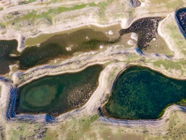Bulgaristan 'ın Sliven bölgesindeki Zhrebchevo Barajı' nın şaşırtıcı hava manzarası