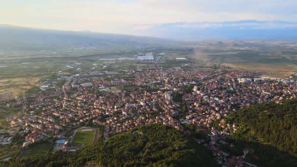 保加利亚Blagoevgrad地区Petrich镇的空中日落视图 — 图库视频影像