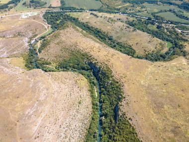 Bulgaristan 'ın Lovech bölgesindeki Altın Panega Nehri boyunca Iskar Panega Geopark' ın hava manzarası