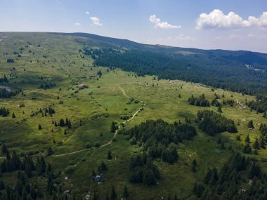 Konyarnika bölgesinin hava manzarası ar Vitosha Dağı, Sofya Şehir Bölgesi, Bulgaristan