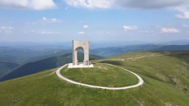 Troyan Bulgária 2021 Július Szabadság Emlékív Balkán Hegység Gerince Beklemeto — Stock videók