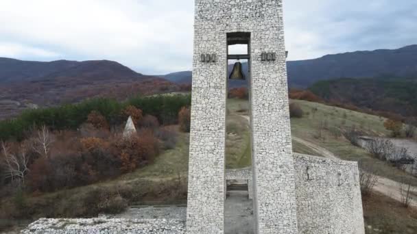 Perushtitsa Bulgarien Dezember 2020 Luftaufnahme Des Denkmals Der Drei Generationen — Stockvideo