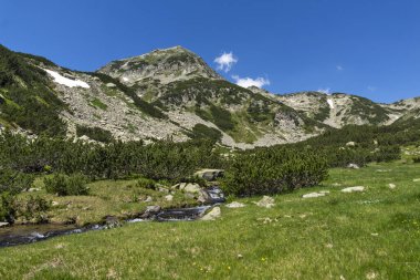 Dağ nehri ve Muratov Tepesi, Pirin Dağı, Bulgaristan