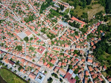 Bulgaristan 'ın Balkan Dağları, Lovech bölgesindeki Teteven kasabasının hava manzarası
