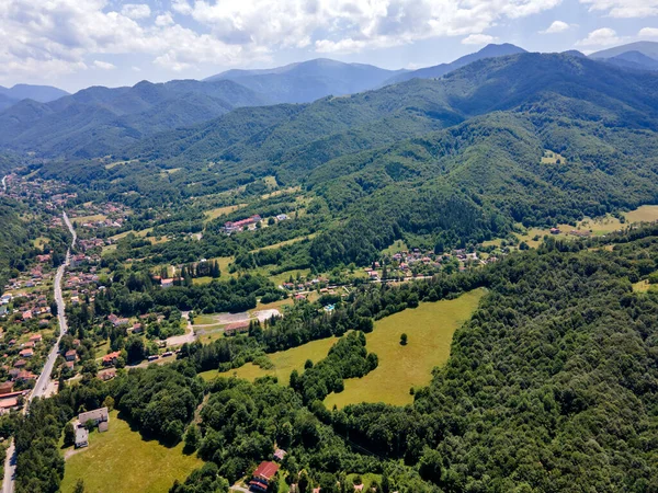 Letecký Pohled Vesnici Ribaritsa Balkánských Horách Lovecký Kraj Bulharsko — Stock fotografie