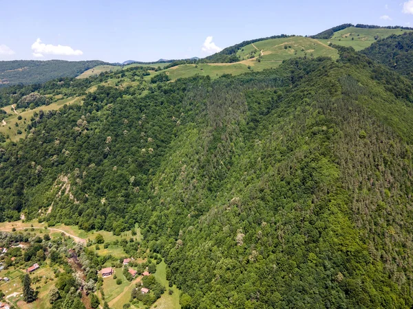 Vista Aérea Aldeia Ribaritsa Nas Montanhas Balcânicas Região Lovech Bulgária — Fotografia de Stock