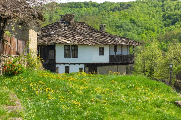 Rua Típica Casas Antigas Aldeia Histórica Bozhentsi Região Gabrovo Bulgária — Fotografia de Stock