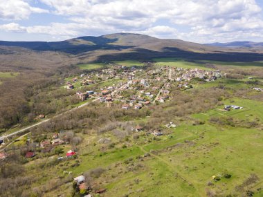 Bulgaristan 'ın Burgaz Bölgesi' nin Varvara kasabası yakınlarındaki Karadeniz kıyı şeridinin hava manzarası