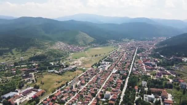 Flygfoto Över Staden Velingrad Pazardzhik Region Bulgarien — Stockvideo