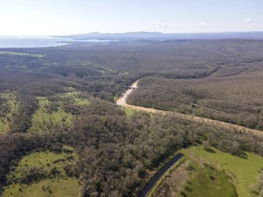 Bulgaristan 'ın Burgaz Bölgesi Arkutino bölgesindeki Ropotamo nehrinin hava manzarası