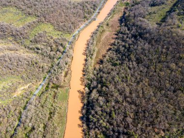 Bulgaristan 'ın Burgaz Bölgesi Arkutino bölgesindeki Ropotamo nehrinin hava manzarası