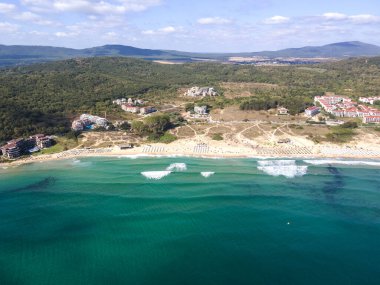 Bulgaristan 'ın Burgaz Bölgesi Sozopol yakınlarındaki Smokinya Plajı' nın hava manzarası