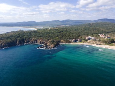 Bulgaristan 'ın Burgaz Bölgesi Sozopol yakınlarındaki Smokinya Plajı' nın hava manzarası