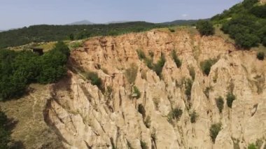 Kaya oluşumunun hava görüntüsü Stob piramitleri, Rila Dağı, Kyustendil bölgesi, Bulgaristan