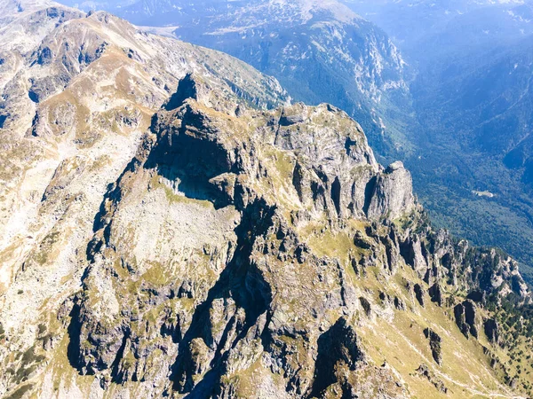 Vista Aérea Incrível Montanha Rila Perto Pico Malyovitsa Bulgária — Fotografia de Stock