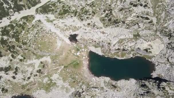 Pemandangan Udara Dari Danau Scary Danau Strashnoto Gunung Rila Bulgaria — Stok Video