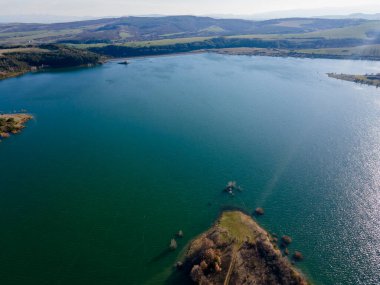 Bulgaristan 'ın Dyakovo Reservoir, Kyustendil Bölgesinin hava manzarası