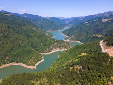 Bulgaristan 'ın Smolyan Bölgesi, Tsankov kamak Barajı' nın hava manzarası