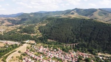Bulgaristan 'ın Filibe Bölgesi' nin tarihi Klisura kentinin hava manzarası