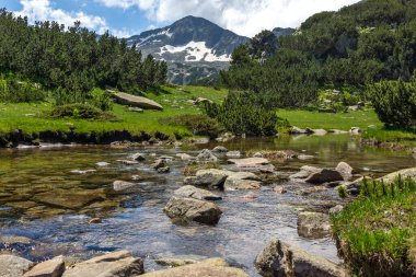 Küçük Dağ nehri ve Banderishki Chukar Tepesi, Pirin Dağı, Bulgaristan