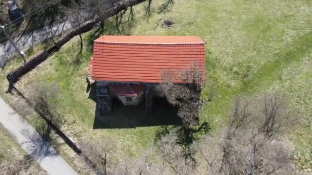 Αεροφωτογραφία Της Εκκλησίας Του Αγίου Συμεών Στυλίτες Στο Χωριό Αιγάλνιτσα — Αρχείο Βίντεο