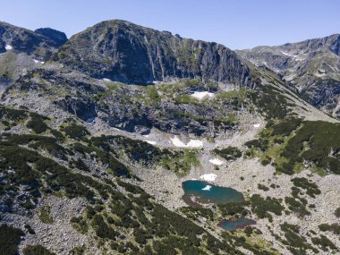 Bulgaristan 'ın Deve Tepesi yakınlarındaki Rila Dağı' nın şaşırtıcı hava manzarası