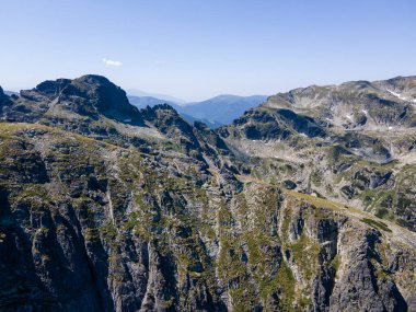 Bulgaristan 'ın Deve Tepesi yakınlarındaki Rila Dağı' nın şaşırtıcı hava manzarası