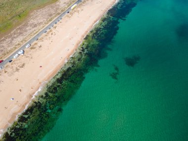 Bulgaristan 'ın Burgaz Bölgesi' nin Dyuni tatil beldesi yakınlarındaki Arkutino bölgesinin hava manzarası