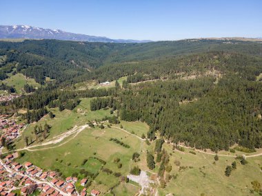 Bulgaristan 'ın Sofya Bölgesi' nin tarihi Koprivshtitsa kentinin hava manzarası