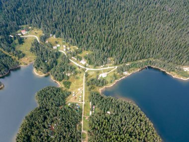Bulgaristan 'ın Pazardzhik bölgesinin Golyam Beglik Baraj Havalimanı manzarası