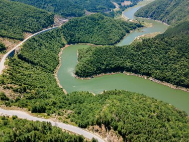Bulgaristan 'ın Smolyan Bölgesi, Tsankov kamak Barajı' nın hava manzarası
