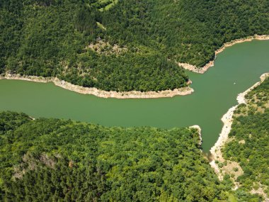 Bulgaristan 'ın Smolyan Bölgesi, Tsankov kamak Barajı' nın hava manzarası