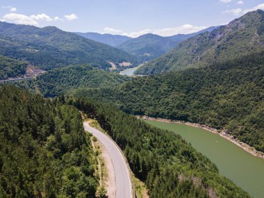 Bulgaristan 'ın Smolyan Bölgesi, Tsankov kamak Barajı' nın hava manzarası