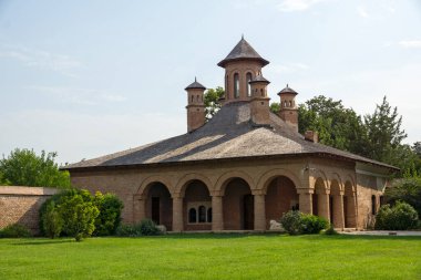 Romanya 'nın Bükreş kenti yakınlarındaki Mogosoaia Sarayı' nın yaz manzarası