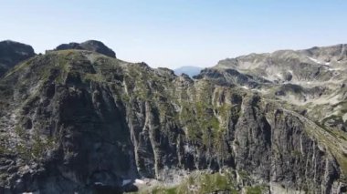 Bulgaristan 'ın Deve Tepesi yakınlarındaki Rila Dağı' nın şaşırtıcı hava manzarası