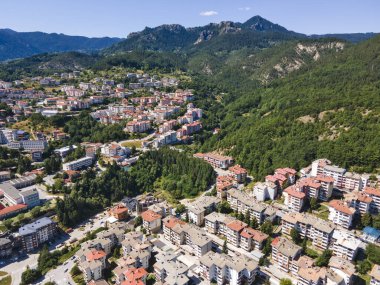 Bulgaristan 'ın Smolyan kentinin şaşırtıcı hava manzarası