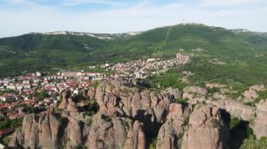 Kaya oluşumunun hava görüntüsü Stob piramitleri, Rila Dağı, Kyustendil bölgesi, Bulgaristan