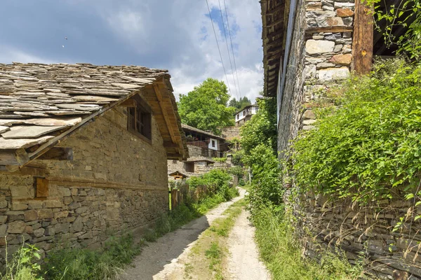 Vesnice Kovachevitsa Autentickými Domy Devatenáctého Století Blagoevgrad Region Bulharsko — Stock fotografie