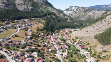 Bulgaristan 'ın Smolyan Bölgesi, Trigrad köyünün hava manzarası